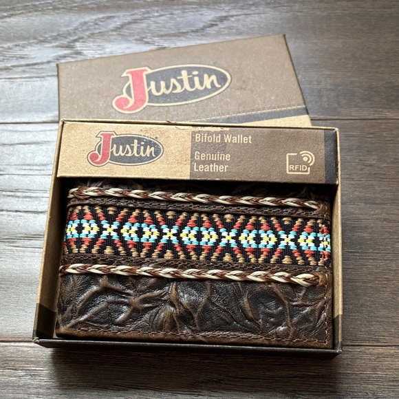 Justin Bi-fold Horse Hair braid on textured genuine leather,RFID,3 card,2 bill - Picture 1 of 14